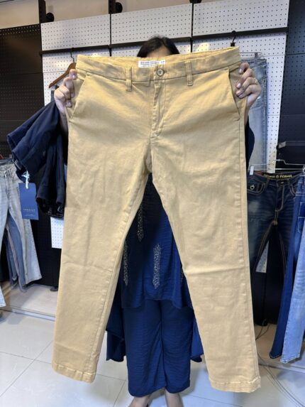 Off White Twill Pant